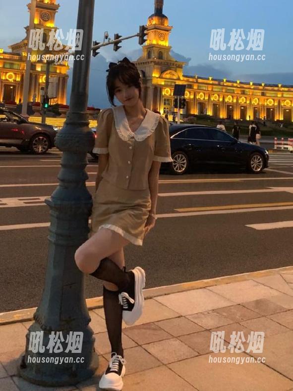 每次打开“hlw”的网址，感觉自己又陷入了又一场没有结局的追剧！