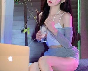 “zztt333”最新，听说又有新的人物跑出来了，简直像是在撒糖还是泼墨？