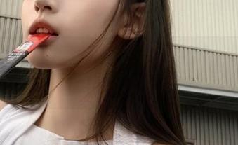 ios版zzzttt11上线，吃瓜的同时还能顺便数星星吗？