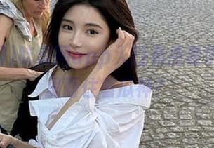 吃瓜网app入口有点奢华，难道里面住着瓜神？