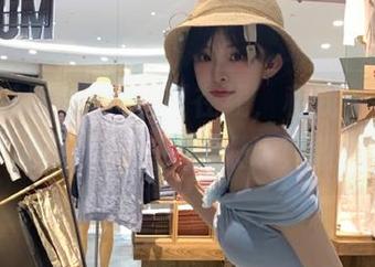 黑料社区在线，和我一起在网址里找乐子，别太认真啊！